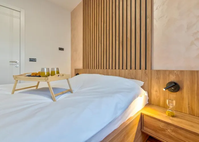 La Vida 兹拉蒂博尔